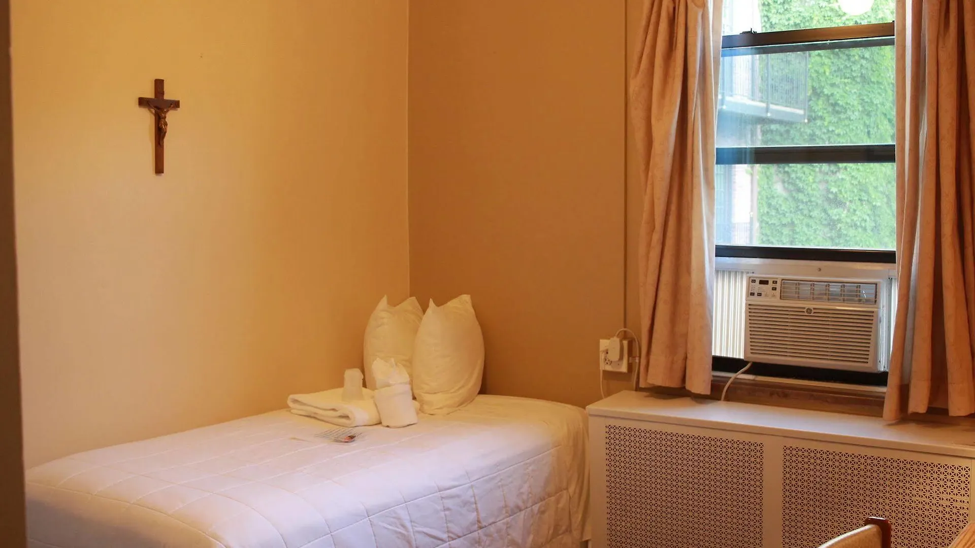 Leo House Otel New York